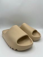 Yeezy Slides Bone Gr. 43 NEU Nordrhein-Westfalen - Troisdorf Vorschau