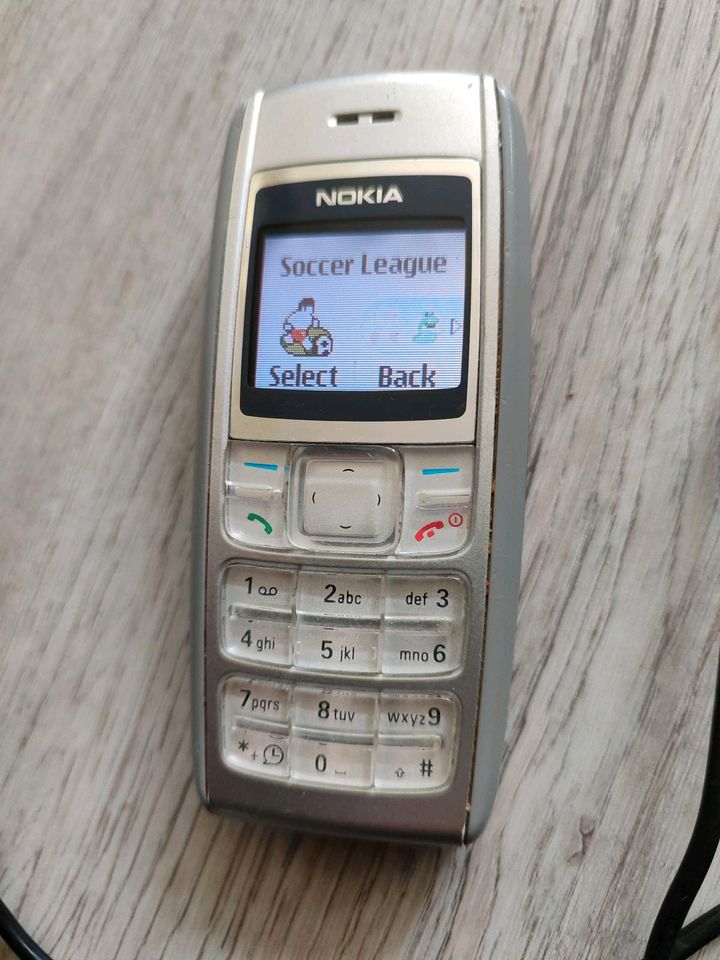 Nokia 1600 Retro Handy mit Netzteil in Kiel