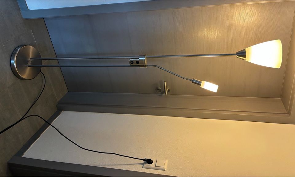 Flexible Stehlampe & Leselampe, Deckenfluter, Wohnzimmerlampe in Herrieden