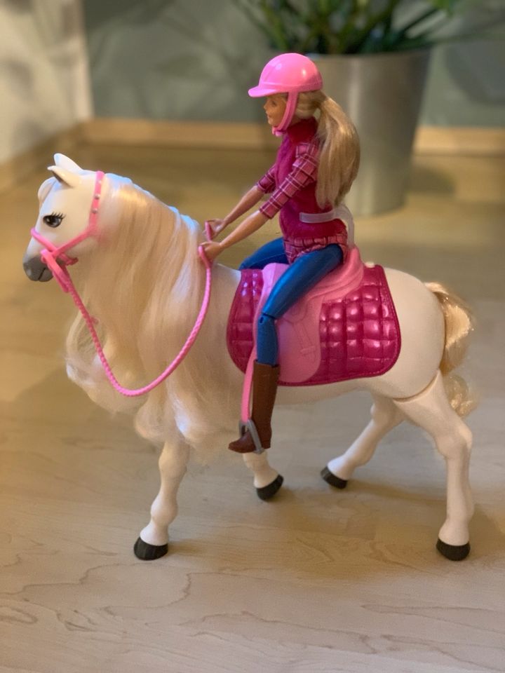 Barbie Set Elektrisches Pferd in Bad Honnef