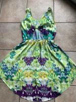 Mango Kleid grün mit Blumen Gr. M/L Nordrhein-Westfalen - Hilden Vorschau