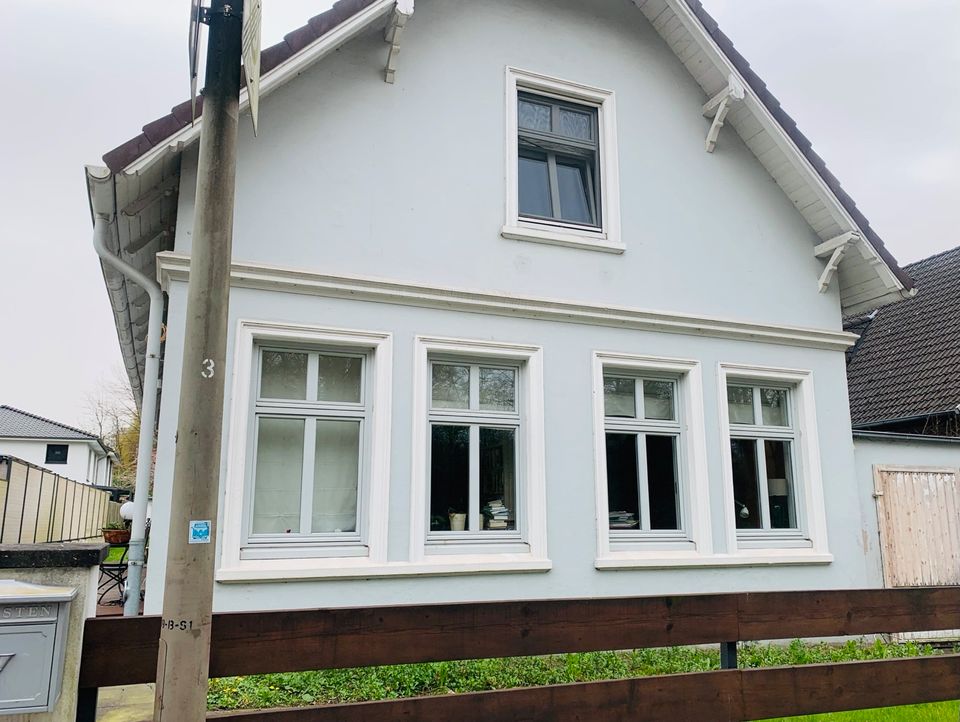 Einfamilienhaus mit Atelier/Gästehaus & Baufenster in Hamburg