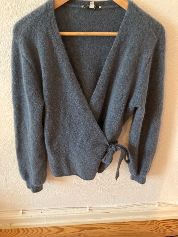 Wickelpullover Mbym Taubenblau in Hamburg