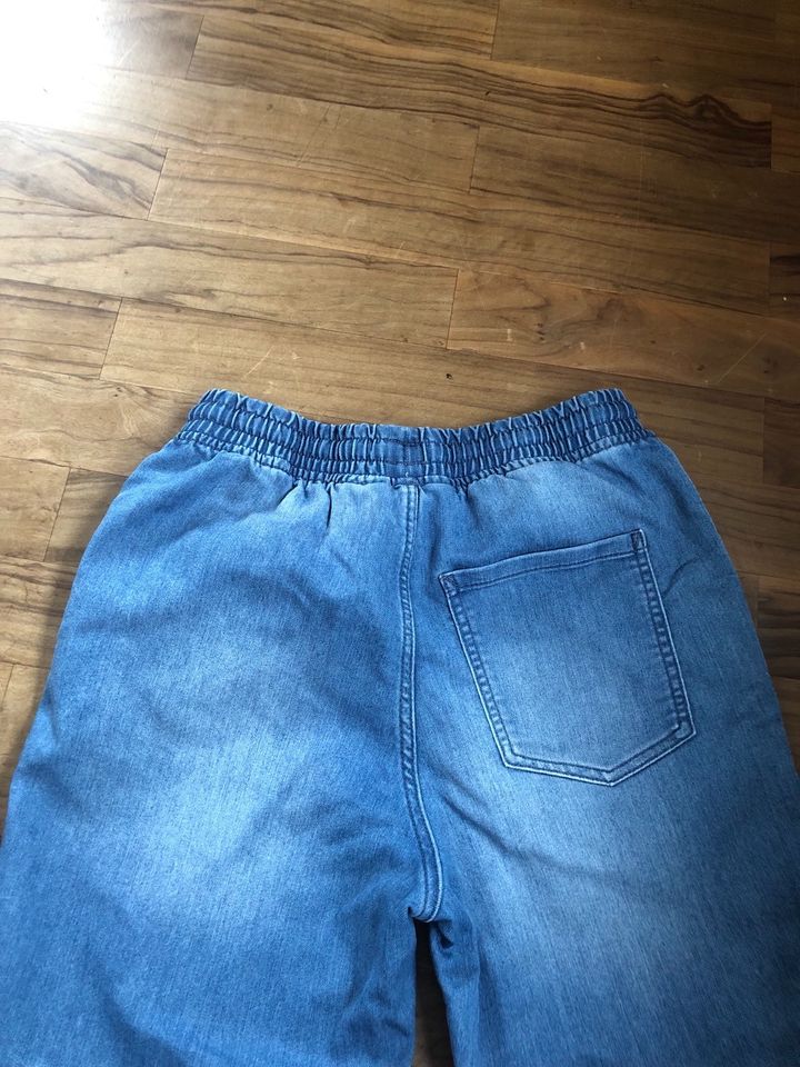 H&M kurze Blau Hose Gr. 158 - wie neu in Stuttgart