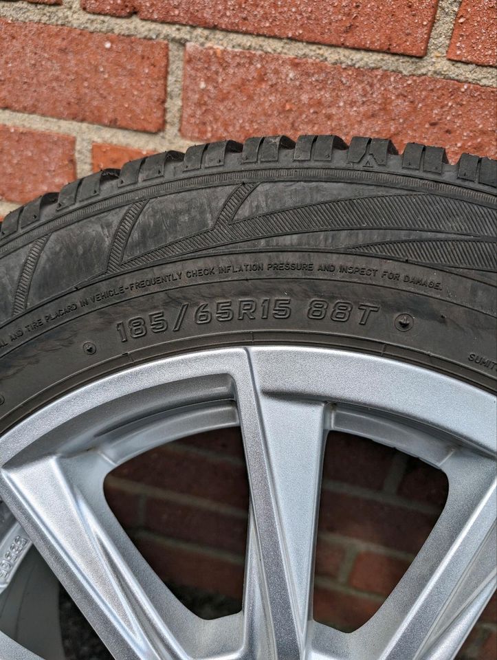 Winterreifen mit Alufelge 185 / 65 R15 88T - 5,5-6mm Profil in Frechen