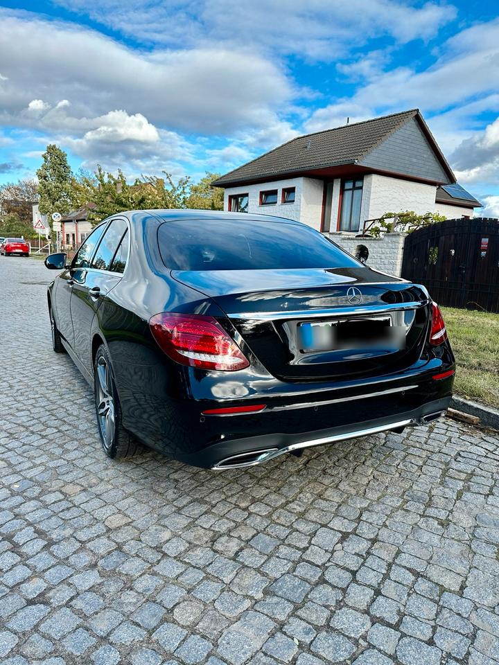 E 220 d 4MATIC AMG Line/WIDESCREEN/BURMESTER/360Grad Kamera in Berlin
