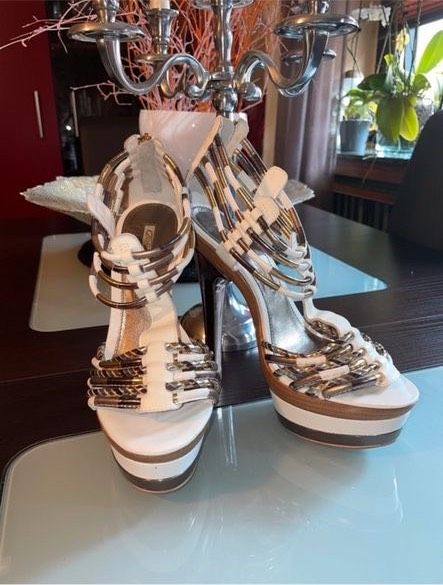 *NEU* Buffalo Sandalen in 39 in Düsseldorf