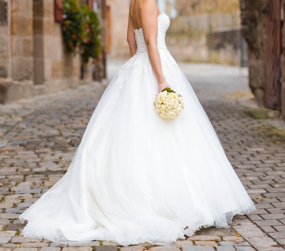Traumhaftes Prinzessin Brautkleid Abendkleid Kleid Ivory 36-38❣️ in Cadolzburg