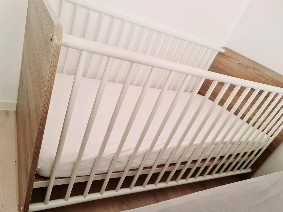 Babybett  mit matraze 70×140 in Wiesbaden