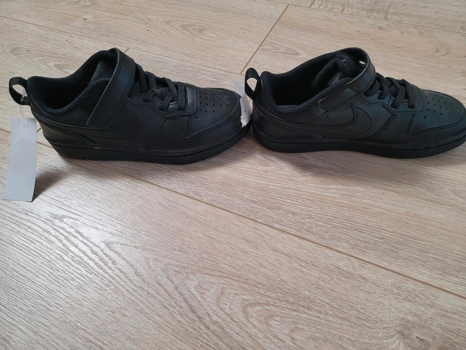 Nike Schuhe Größe 31 -NEU- in Viersen