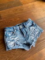 Hotpants Jeans Shorts Risse kurze Hose blau high waist Bayern - Fürth Vorschau