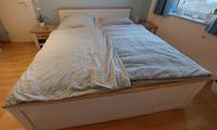 Bett, Bettkasten, Nachttische, Lattenrost, Matratzenschutz Kreis Pinneberg - Halstenbek Vorschau