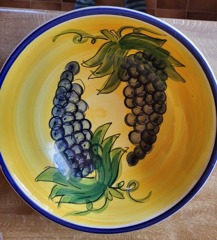 Keramik-Obstschüsseln aus Italien in Heßheim