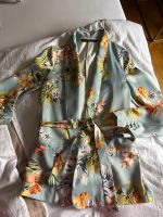 Zara Blazer Blumen Satin Gürtel XS Neuhausen-Nymphenburg - Neuhausen Vorschau