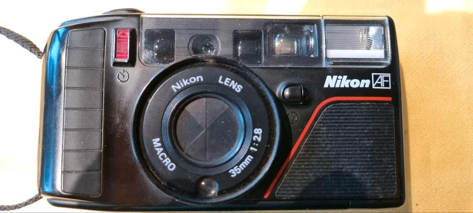 Nikon AF3, 35mm 1:2,8 in Bad Soden am Taunus