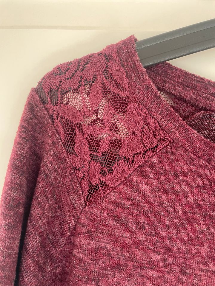 Langarmshirt Bordeaux mit Spitze in Ibbenbüren