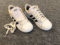 Adidas Schuhe/Sneaker Größe UK4 (36 2/3) Sachsen - Zwenkau Vorschau