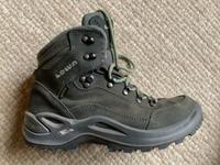 Lowa Wanderschuhe Damen neuwertig Baden-Württemberg - Emmendingen Vorschau