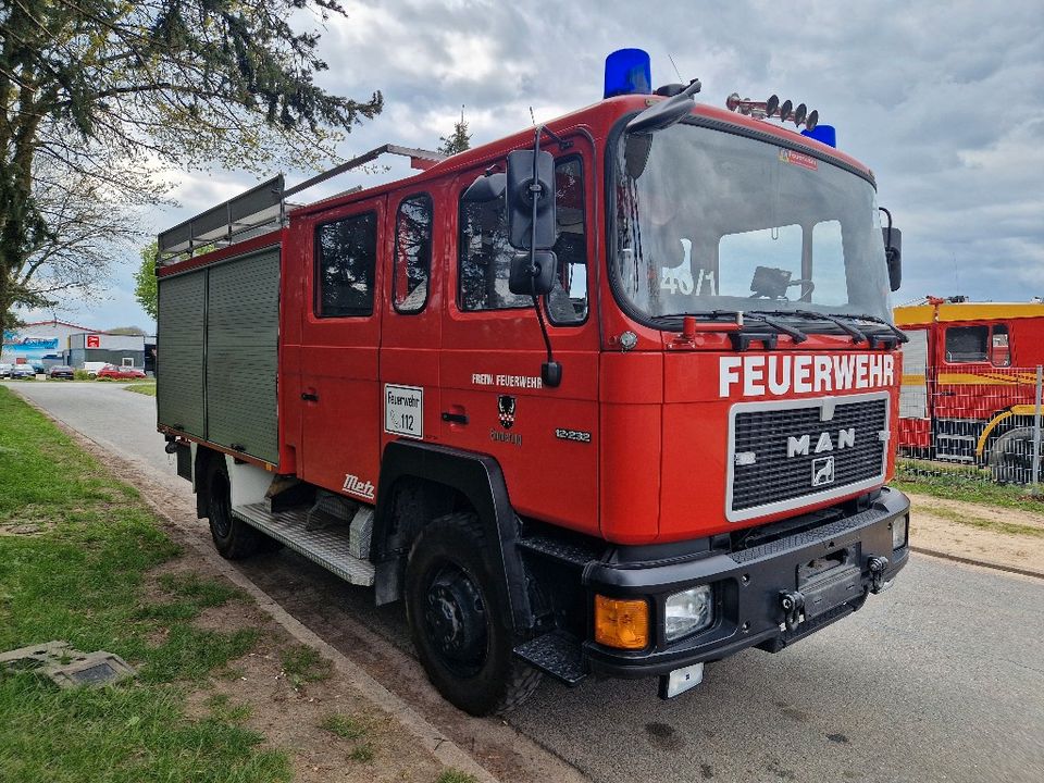 MAN 12.232 FA Feuerwehr LF 16/12 LKW Doka 4x4 Allrad F90 F2000 in Schneverdingen