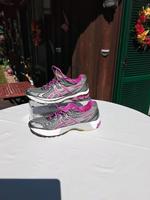 Biete hier super Jogging Schuhe von Asics an,wenig getragen Brandenburg - Halbe Vorschau