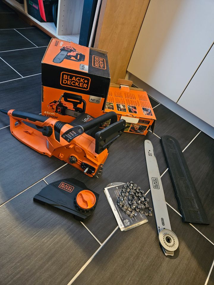 Black & Decker Kettensäge cs2245, top Zustand, neue Kette in Frankfurt am Main