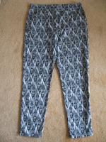 Damen Stretch Hose schwarz weiß in 7/8-Länge Gr. 38 M wie neu Hessen - Breidenbach (bei Biedenkopf) Vorschau