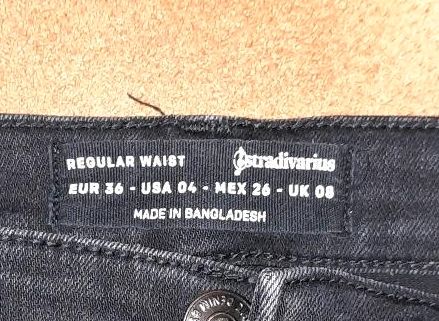 Jeans Stradivarius in Nehren