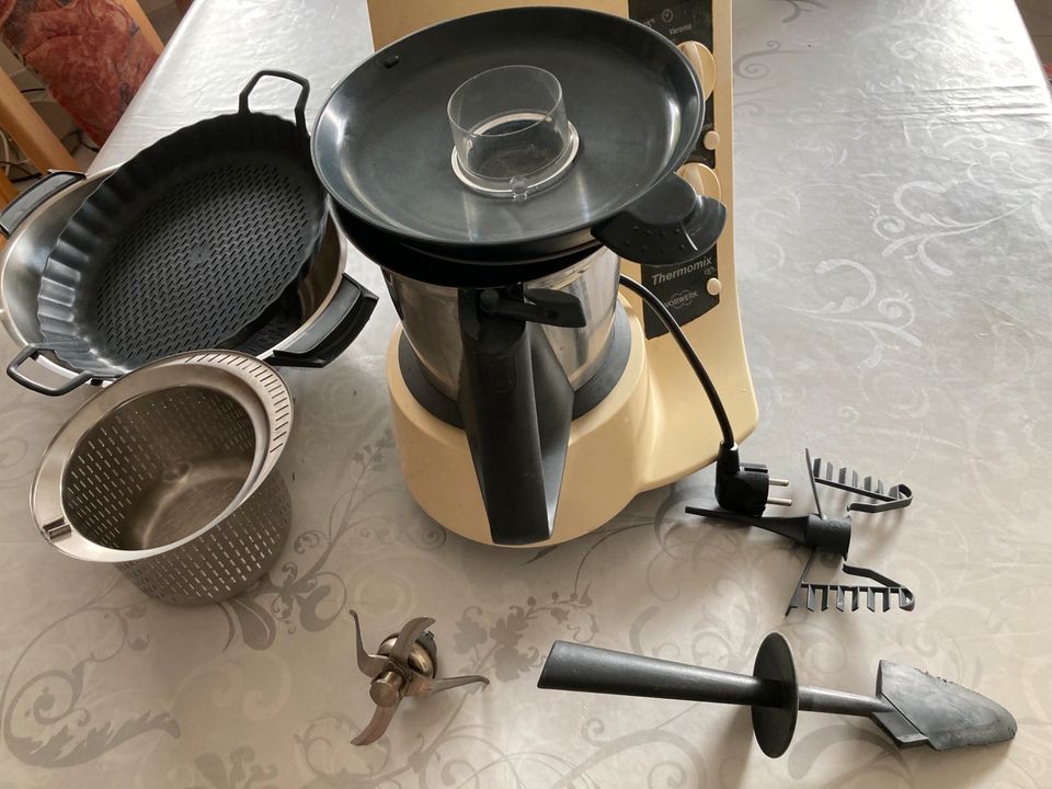 Thermomix TM21 incl. Zubehör in Arnsdorf