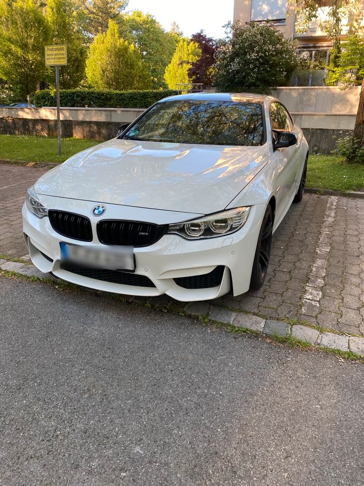 Bmw M4 Coupe DKG Carbon HUD Kamera in München