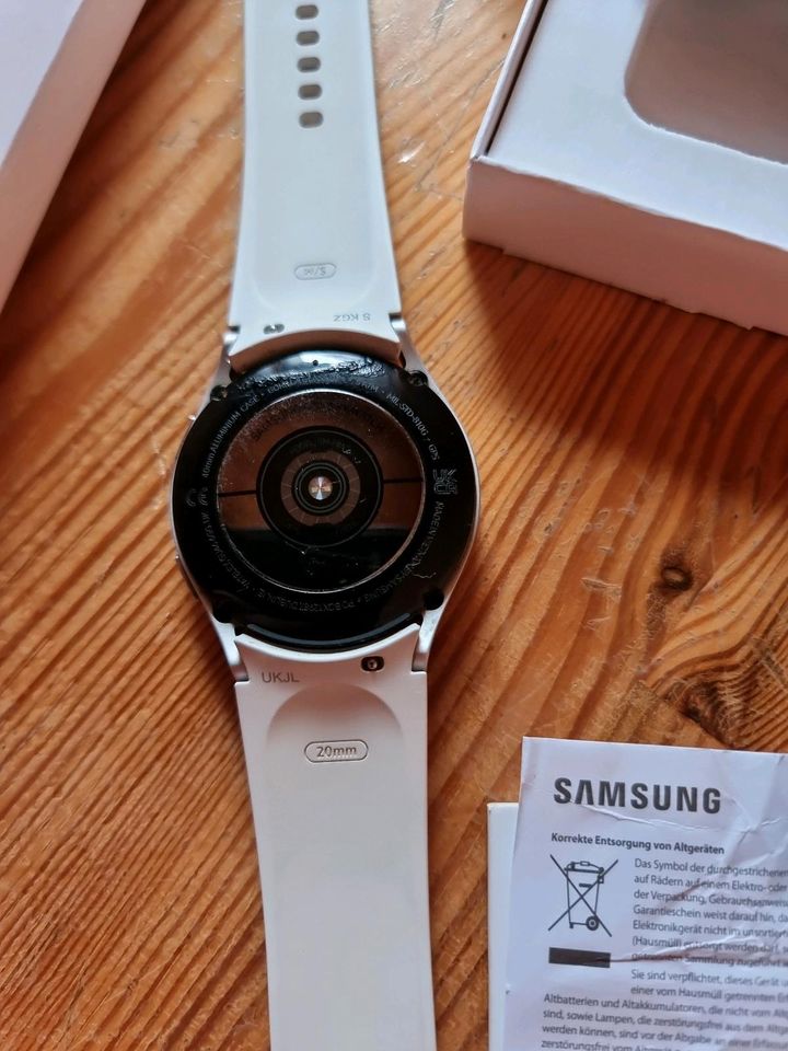 Samsung Galaxy Watch 4 Bluetooth in Wiesbaden