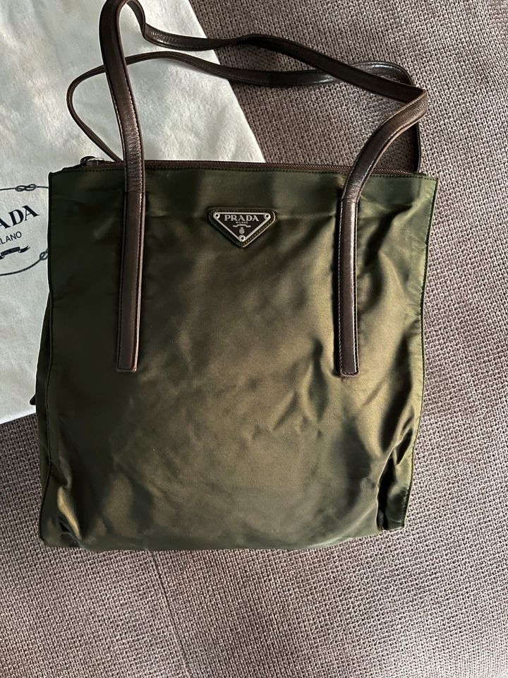 Prada Tragetasche Nylon Totebag in Pforzheim