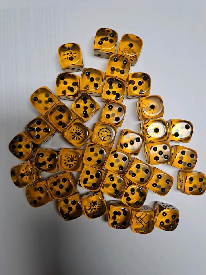 40 Stück Horus Heresy 30k Warhammer Würfel Imperial Fists 2 sets in Montabaur