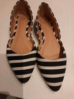 Ballerina spitz schwarz/weiß gestreift Niedersachsen - Cuxhaven Vorschau