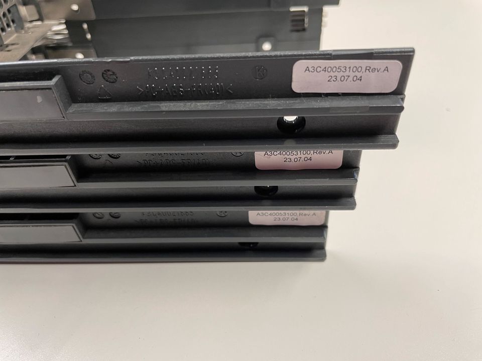 3x Fujitsu Server HDD Rahmen / Tray / Caddy A3C40053100 Rev A in Sundern (Sauerland)