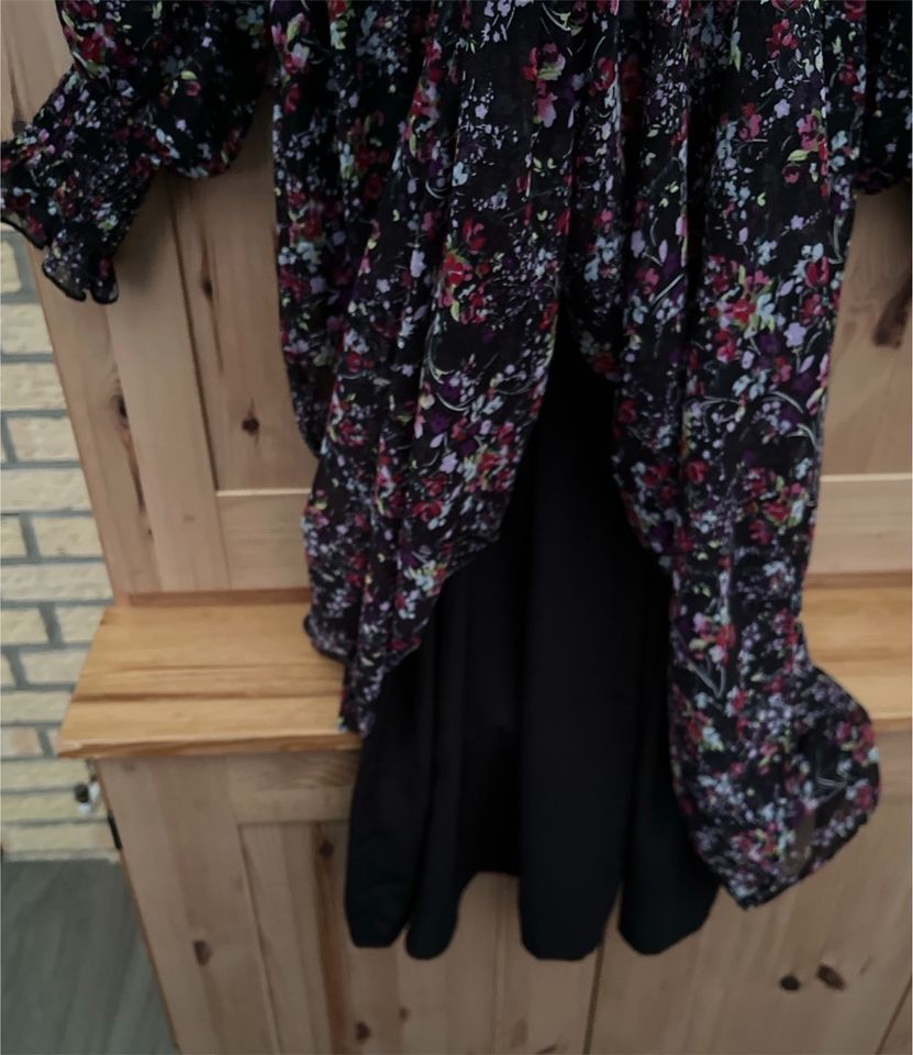 Kleid mit Unterrock von ZARA, Gr. S in Pinneberg