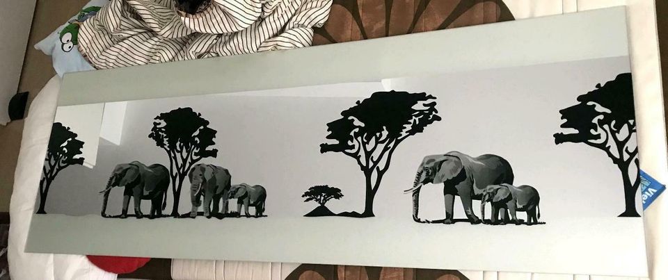 Spiegelbild, Wald Elefanten, Siebdruck Spiegel, 140 x 50 cm in Bonn