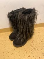 UGG Boots Damen Gr. 36 sehr warm, Winterschuhe Kr. Altötting - Burghausen Vorschau