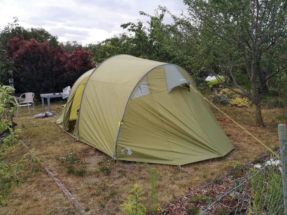 Tatonka Family Camp (3-4 Personen Zelt) in Halle