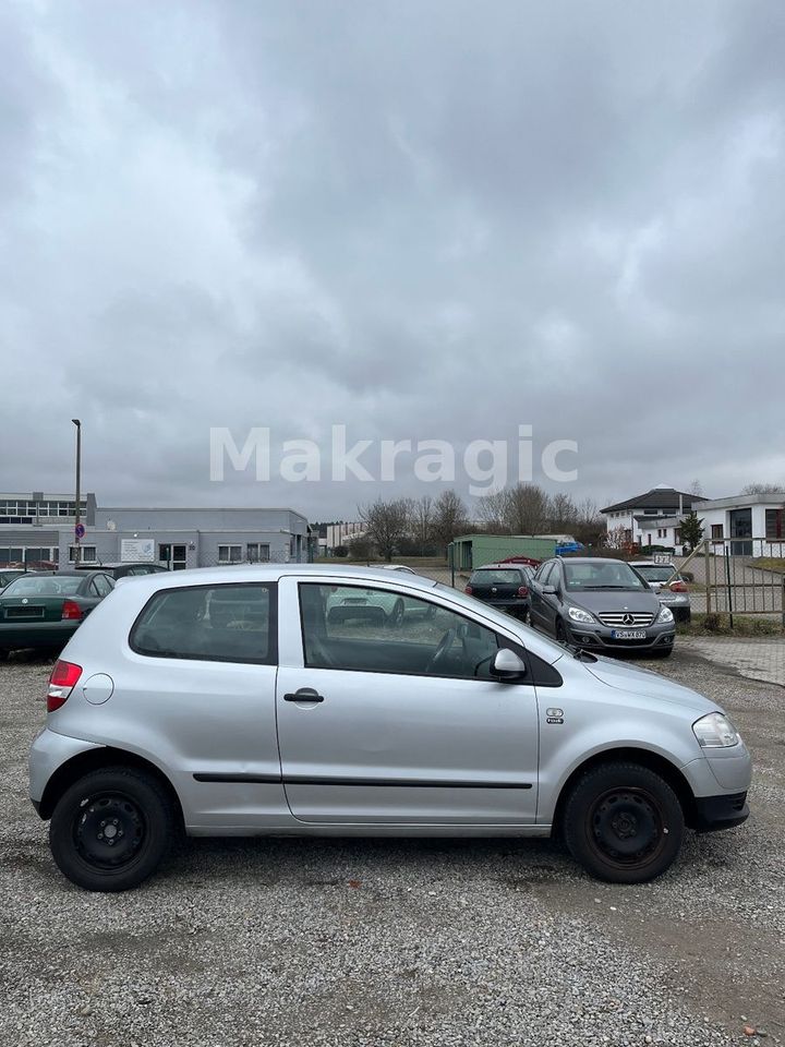 Volkswagen Fox Basis "Klima,  EL.Fenszetheber,ZF" in Villingen-Schwenningen