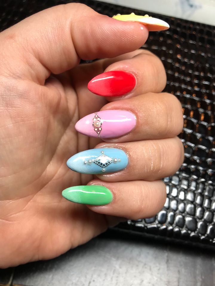 Nageldesignerin & Pediküre in Berlin