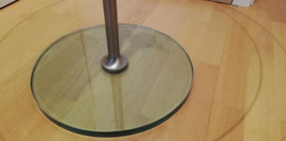 Beistell  Glas Tisch Rund Metall Fuß in Hilden