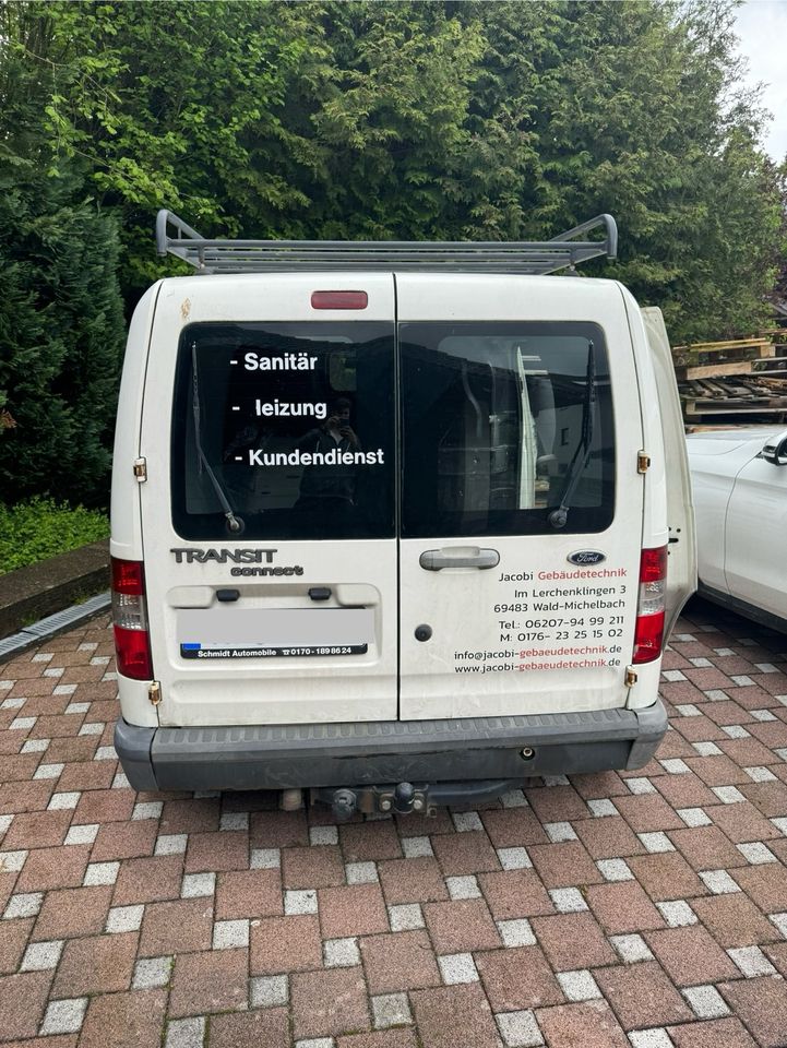 Ford Transit Connect mit AHK und Dachgepäckträger in Wald-Michelbach