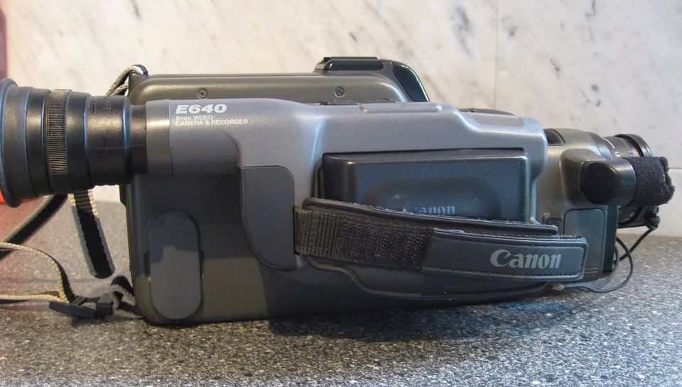 CANON Camcorder E 640 - DEFEKT in Ratingen