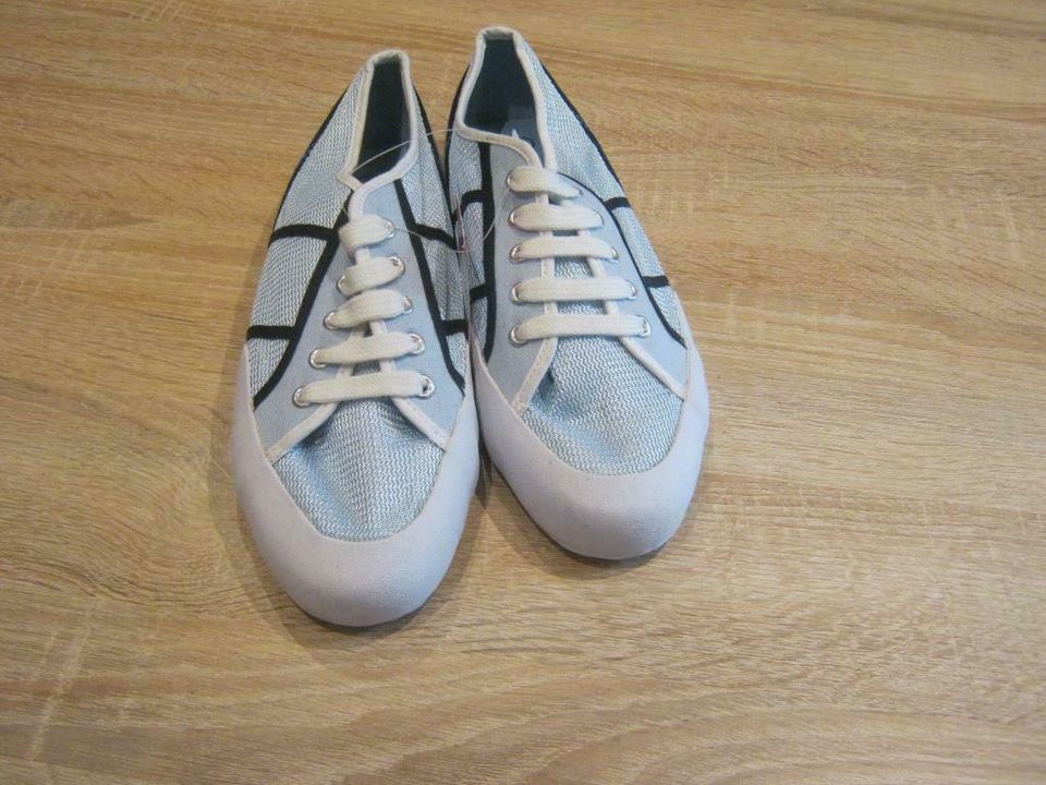 Damen Slipper Schuhe Freizeitschuhe Gr. 41 Neu mit Etikett in Schiffweiler