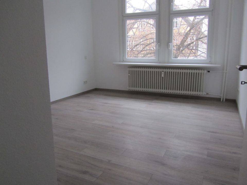 Einziehen und Wohlfühlen. 3 Zimmer Wohnung in guter Lage ! in Friedberg (Hessen)