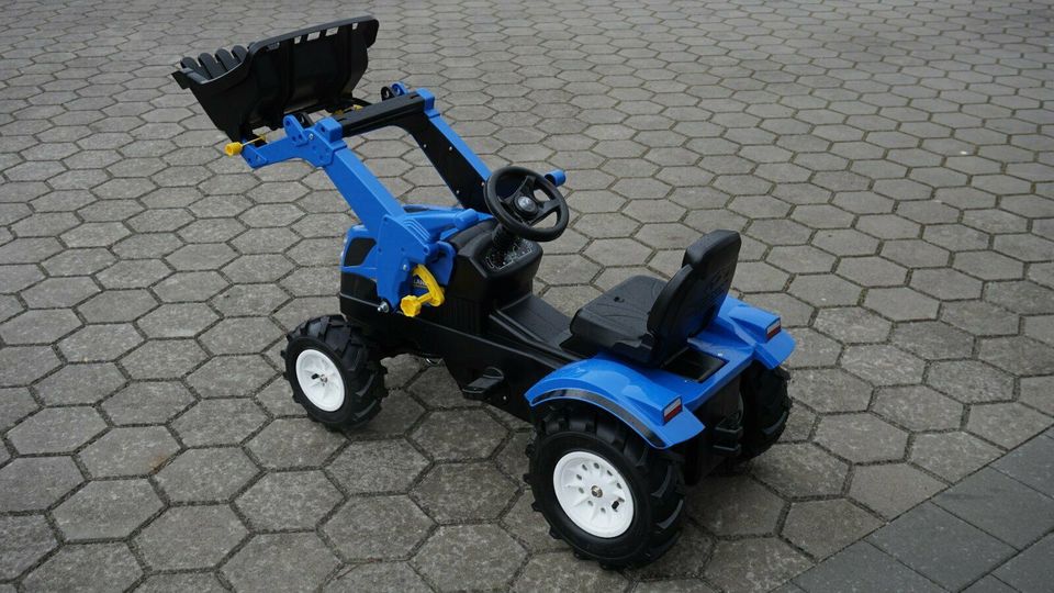 New Holland Rolly Toy in Rötz