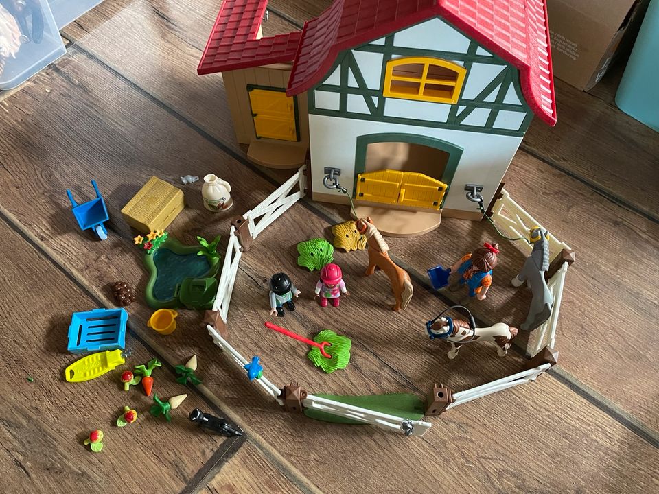 Playmobil Ponyhof 6927 oder 5684 in Wohlsborn