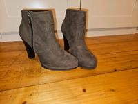 S Oliver pumps und offene gr. 40 Nordrhein-Westfalen - Medebach Vorschau