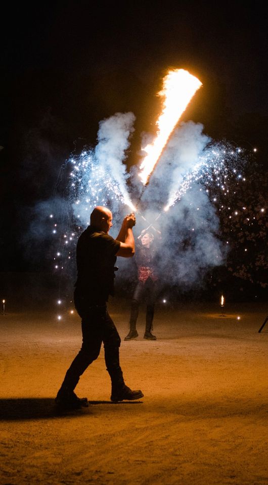 Personalisierte Feuershow oder Lichtshow für Privatfeiern in Wandlitz