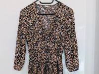 Kleid Midikleid mit Blümchen Wickeloptik Hessen - Darmstadt Vorschau